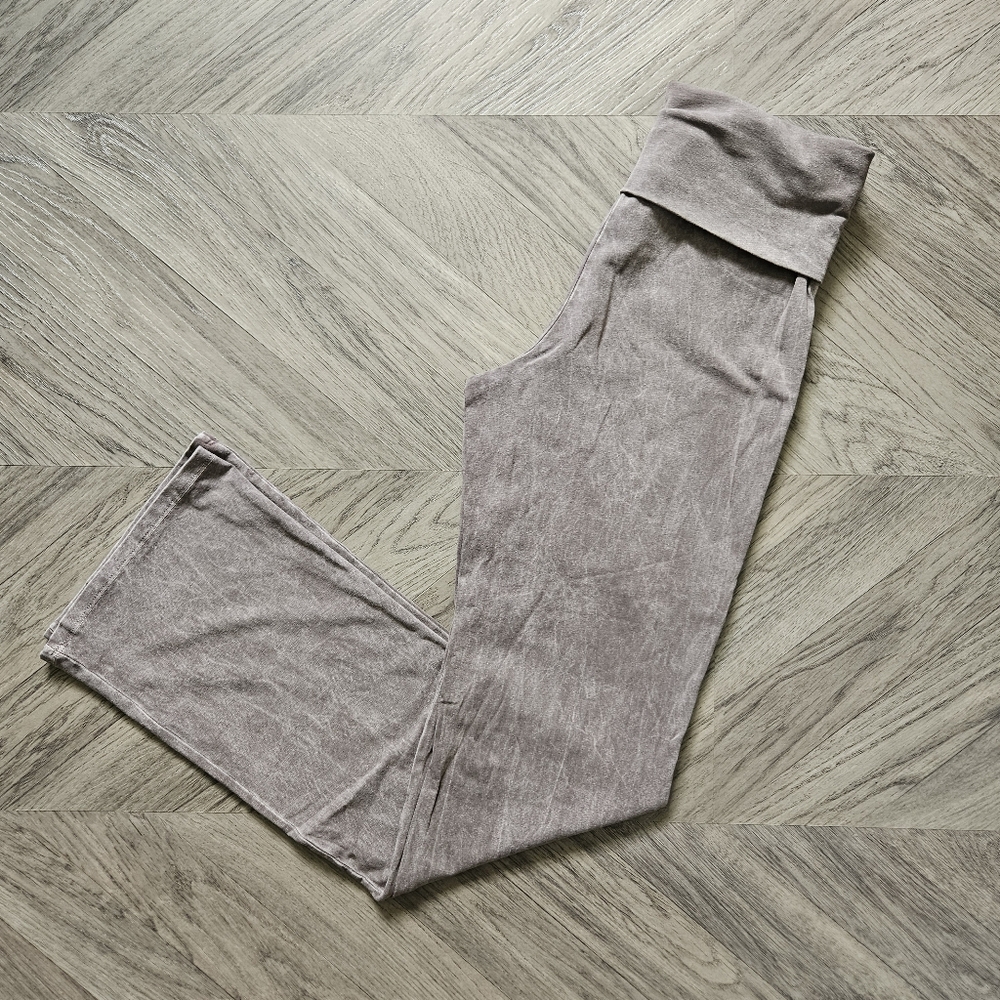 Chatoyant Yoga Pants Size M Fold Over Waist Taupe Mineral Wash
